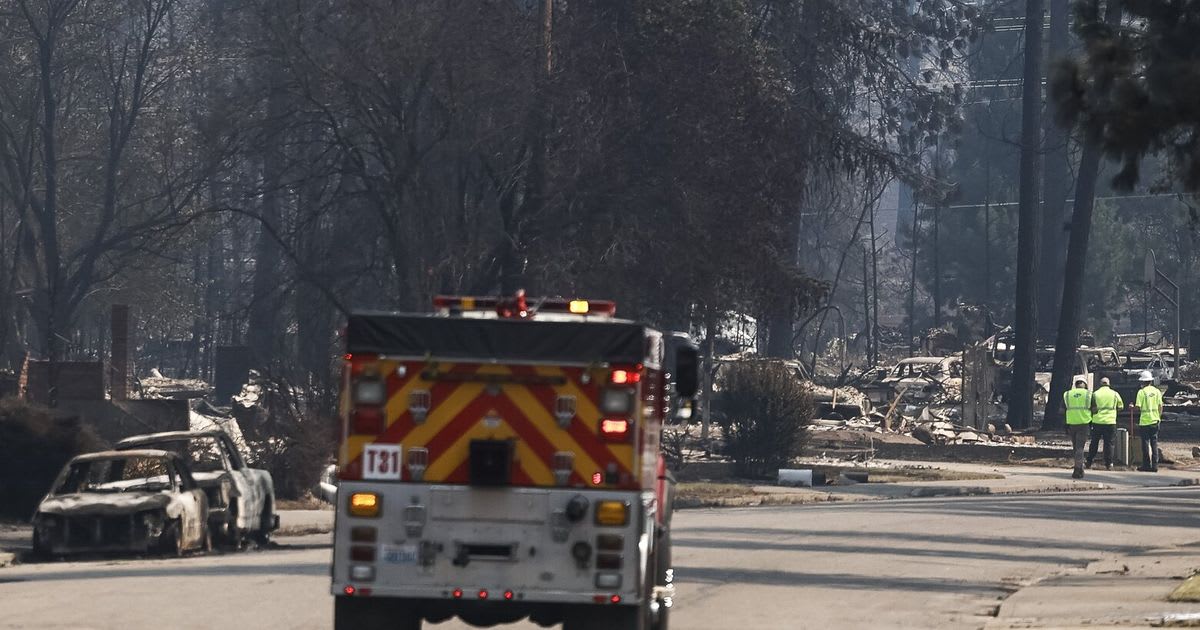 Firefighting crews working in Spokane neighborhood affected by Washington wildfires