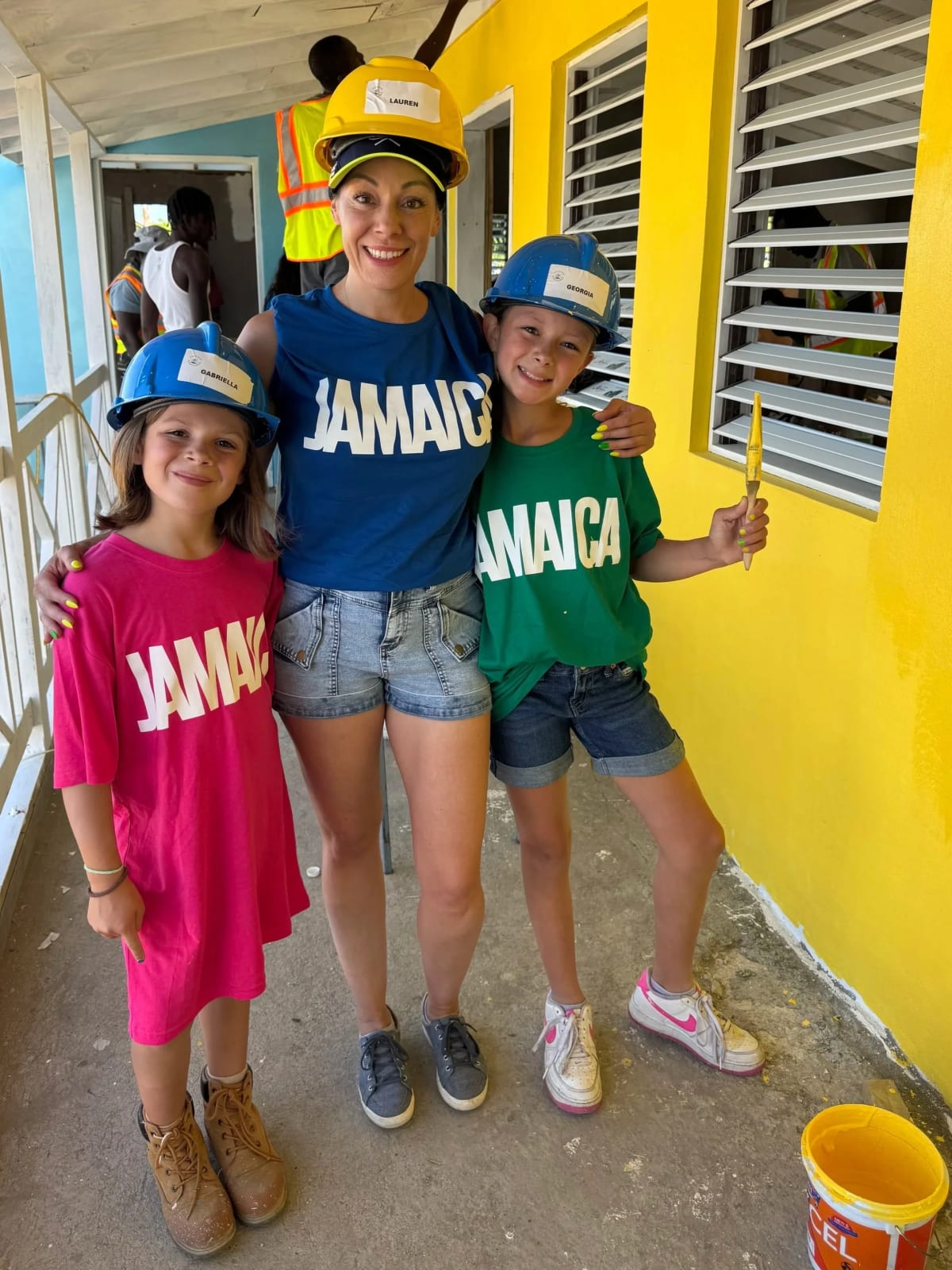 Volunteers rebuild 28 schools for 10,000 Jamaican kids - Image 5