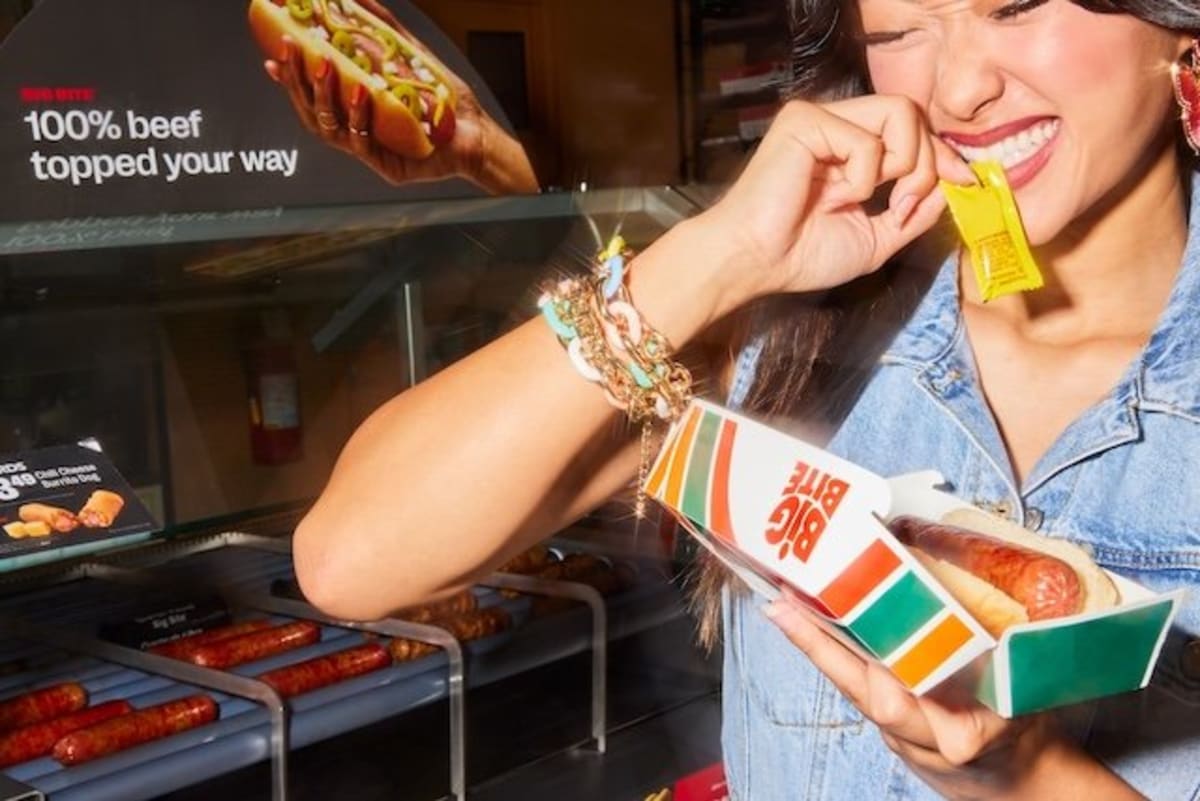7-Eleven Leader Completes 30-Year Journey From Store Clerk - Image 2