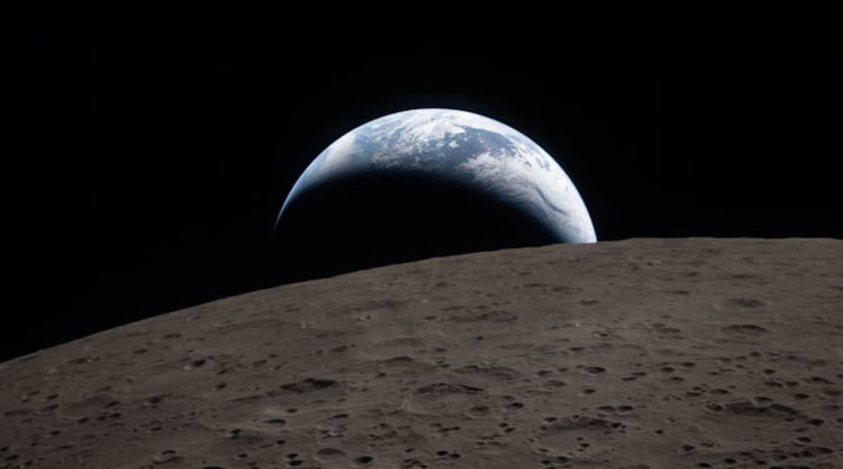 Artemis II Captures Stunning Earthset Photo From Moon - Image 5