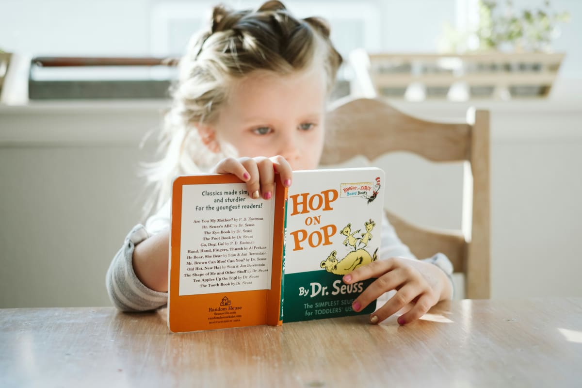 Tuscaloosa Volunteers Give 30 Minutes to Help Kids Read