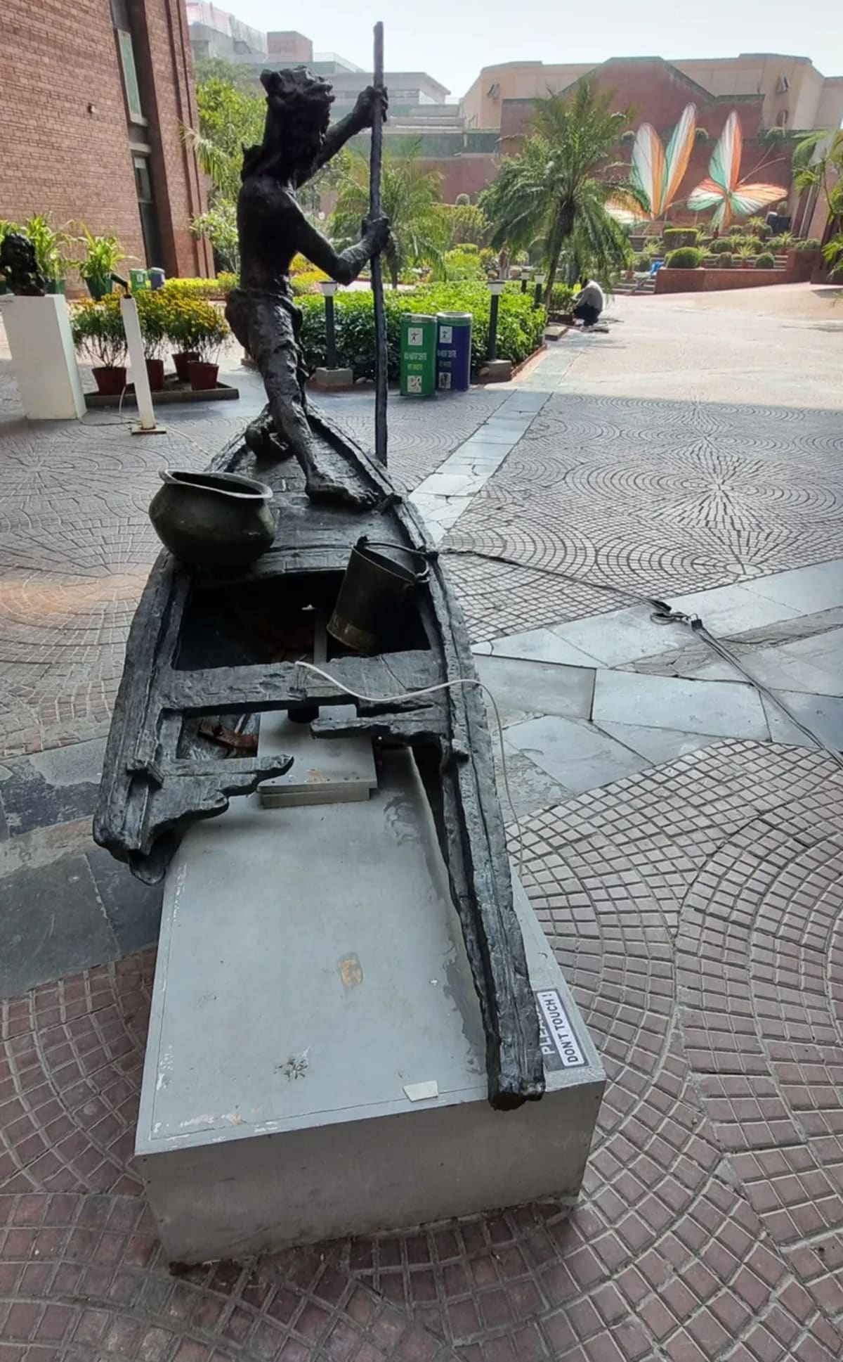 Curator Brings Art to 100+ Public Spaces Across India - Image 3