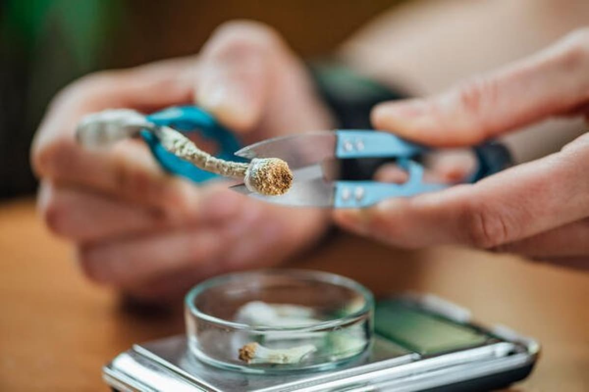 US Senate chamber with American flag, representing bipartisan veterans mental health legislation
