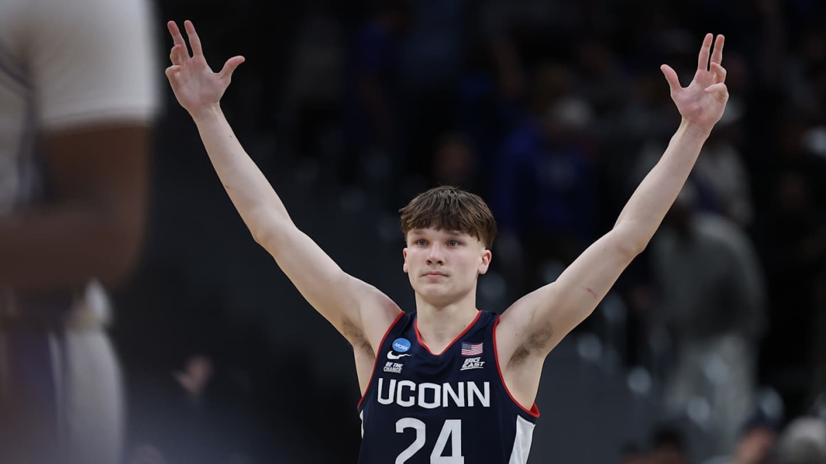 Braylon Mullins shooting basketball in UConn uniform during NCAA tournament game