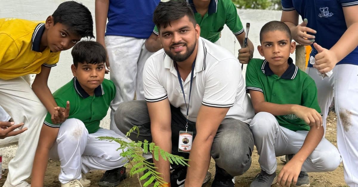 Vegetable Seller Teaches 1,000 Kids on His Bihar Rooftop - Image 4