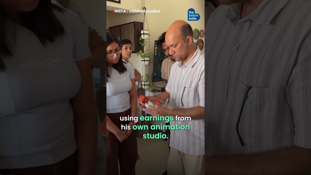 77-Year-Old Fills 100 Water Pots Daily for 8,000 People - Image 4