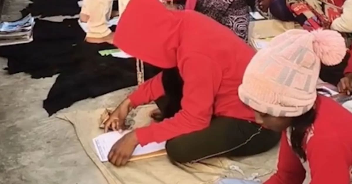 Vegetable Seller Teaches 1,000 Kids on His Bihar Rooftop - Image 3