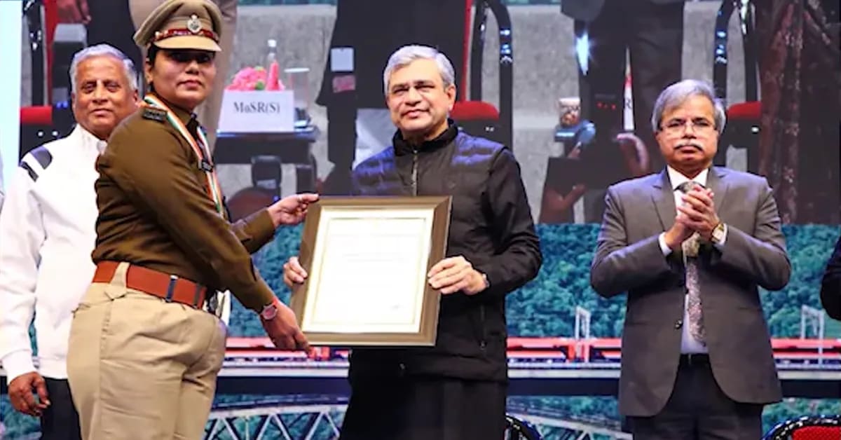 RPF Officer Rescues 1,500 Trafficked Kids on India's Railways - Image 5