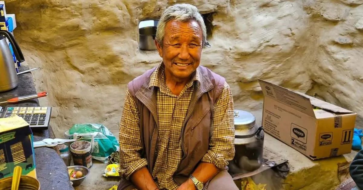 Himalayan Couple Saves 180+ Stranded in 40-Year Mission - Image 5