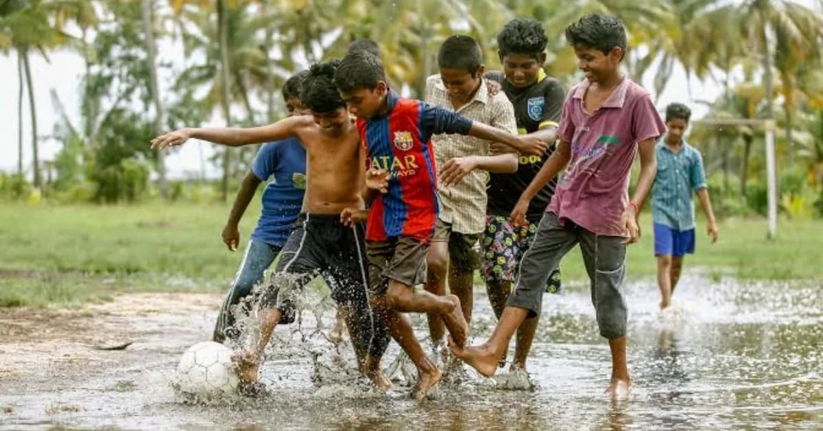 Doctor Says Kids Can Play in Rain Without Getting Sick - Image 5