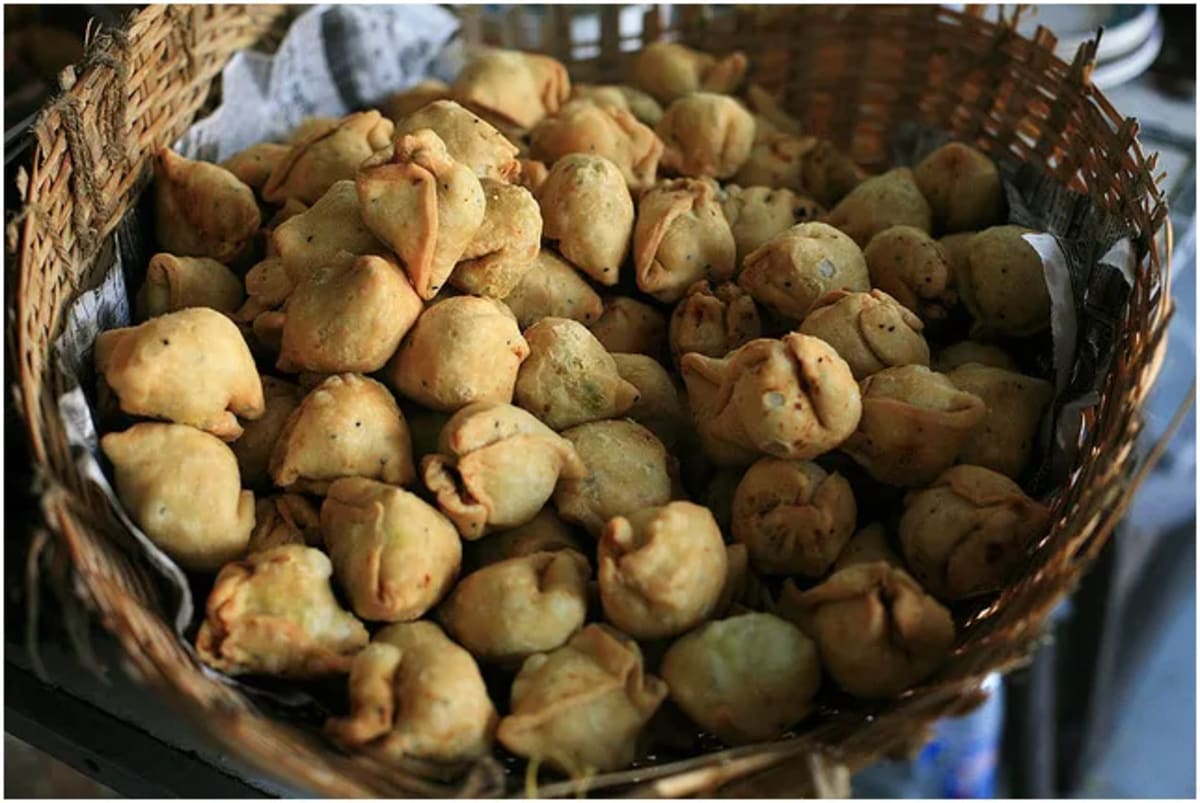 India's 6 Samosas: Square, Cabbage-Filled & Potato-Free - Image 5