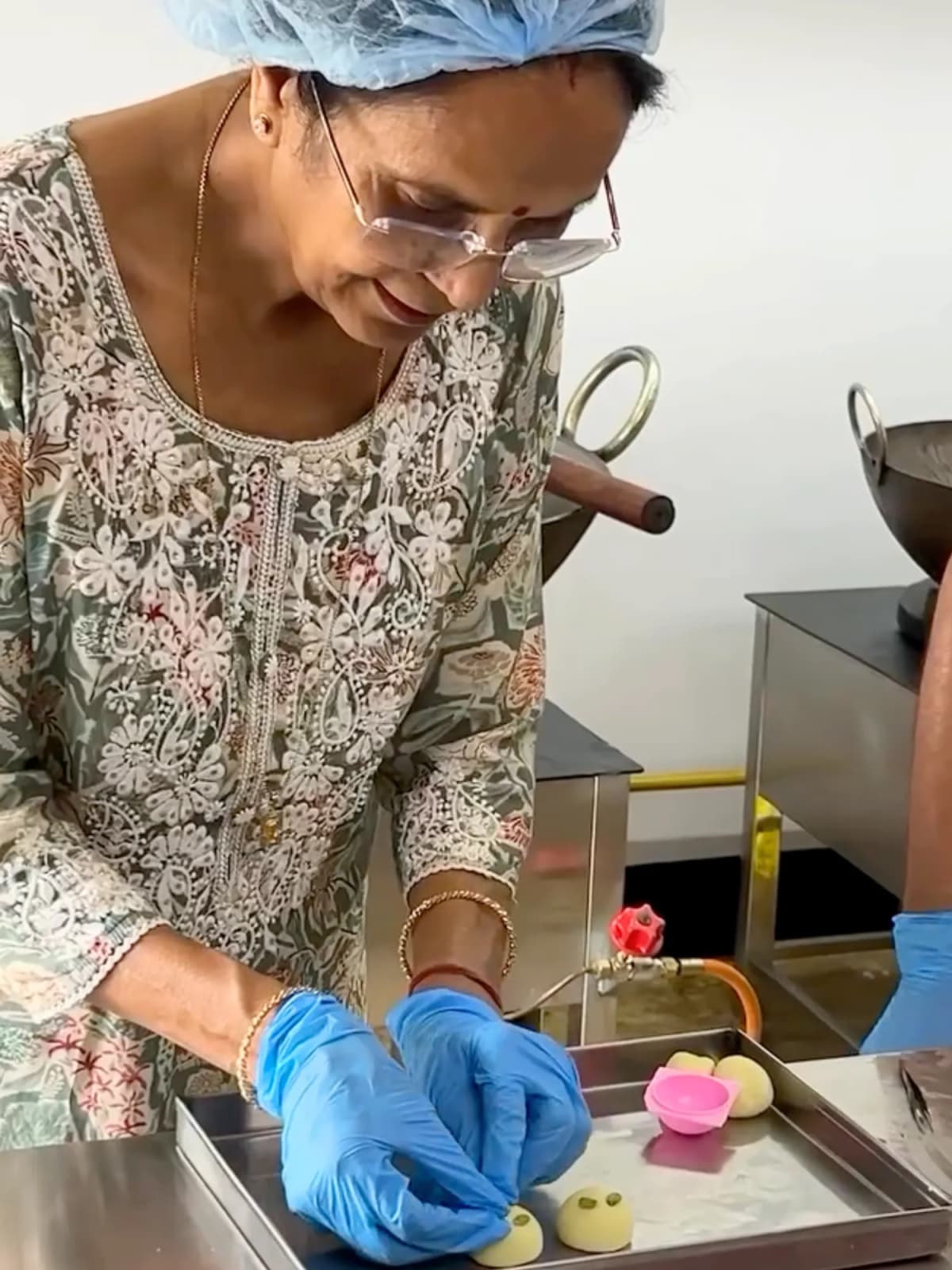 62-Year-Old Mom Turns Homemade Sweets Into $30K Business - Image 4
