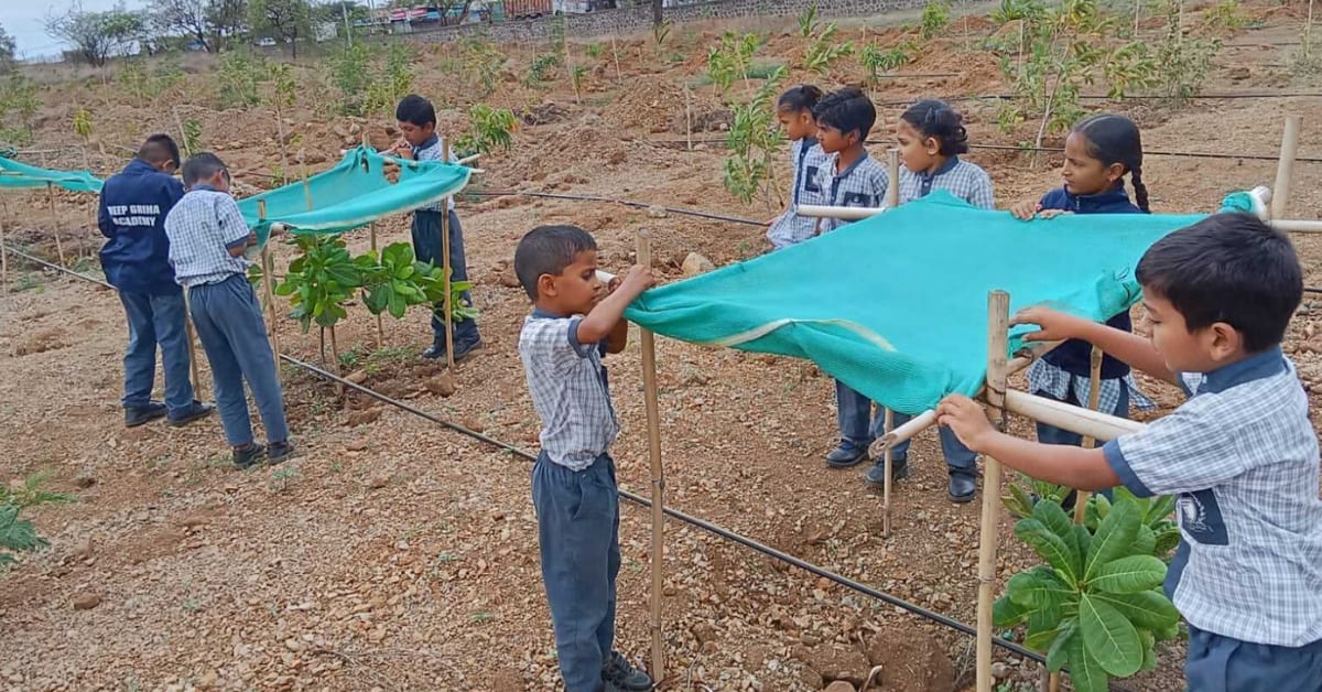 Pune Students Help 70 Farmers With Hands-On Soil Testing