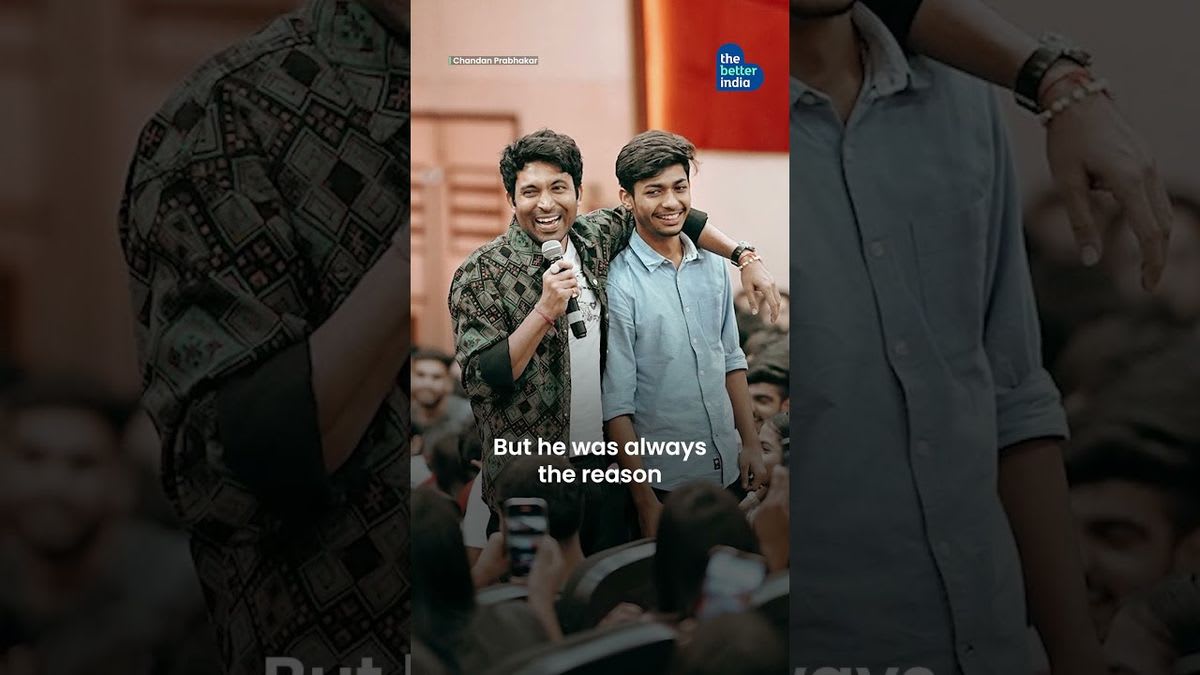 Comedian Chandan Prabhakar performing in his iconic Chandu Chaiwala character role