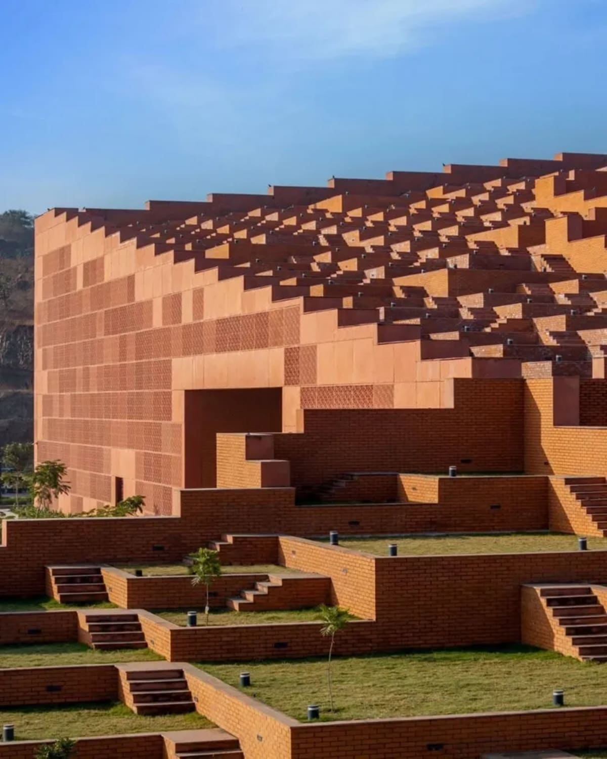 Indore University Turns 1,100-Year-Old Stepwells Into Campus - Image 4