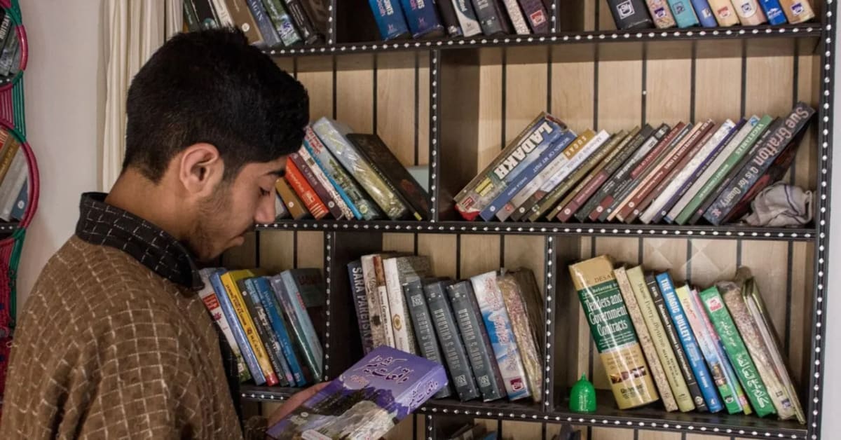 Kashmir Village Turns Homes Into Libraries for Students - Image 3