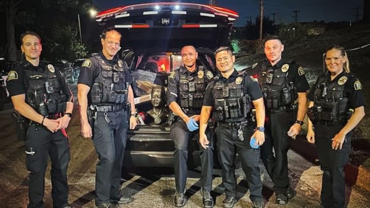 Stolen Bronze Bust of Olympian Suni Lee Recovered - Image 2