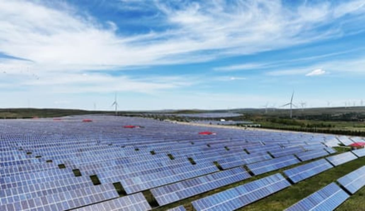 Wind and Solar Beat Natural Gas for First Time in April - Image 5