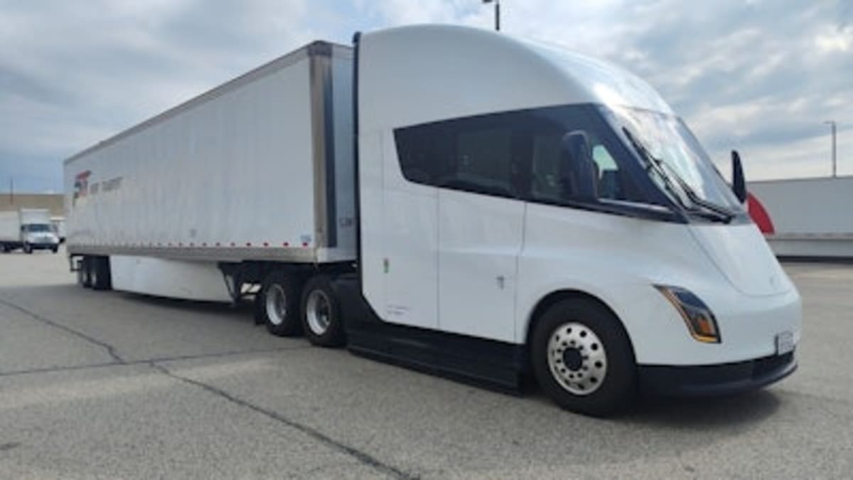 Paper Transport Tests Tesla Semi to Cut Shipping Emissions - Image 3