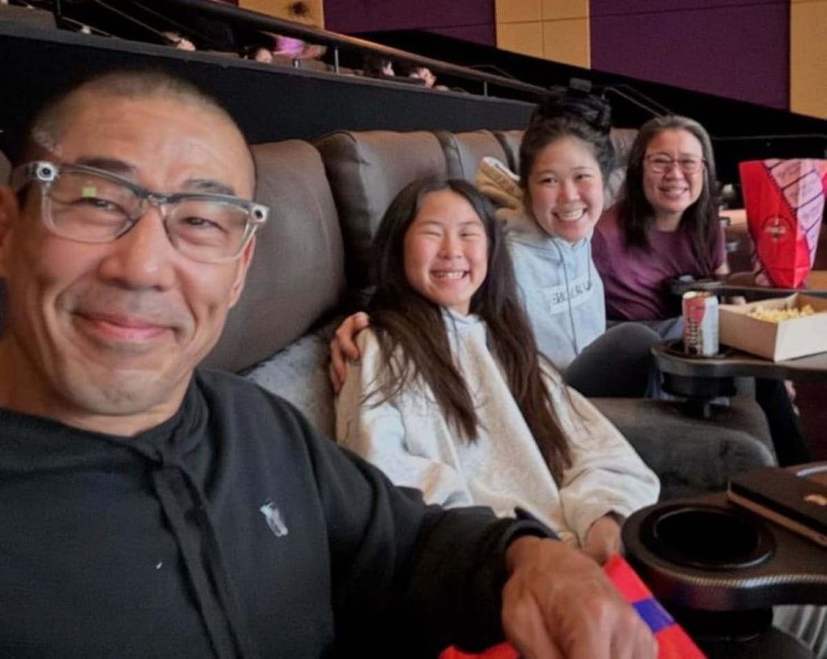 Cancer Survivor Becomes Viral Fitness Coach With 10-Minute Workouts - Image 5