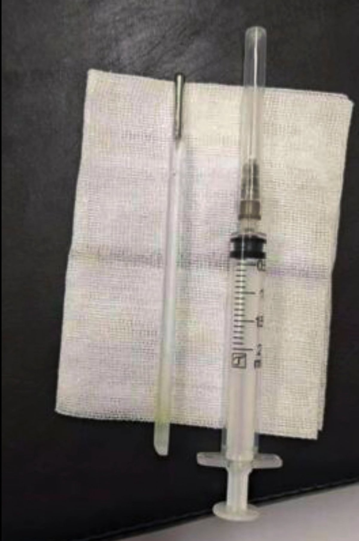 Man Discovers 20-Year-Old Thermometer Still Inside Him - Image 4
