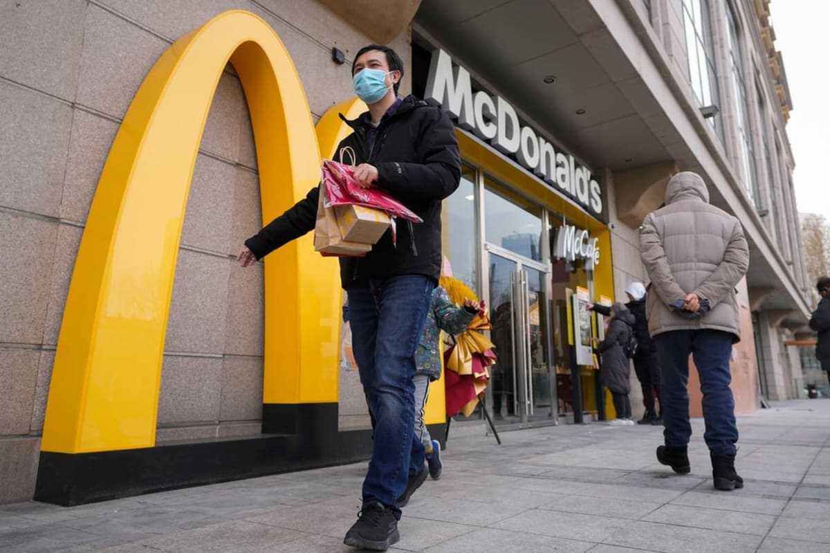 KFC and McDonald's Add EV Charging to Drive-Throughs in China - Image 3