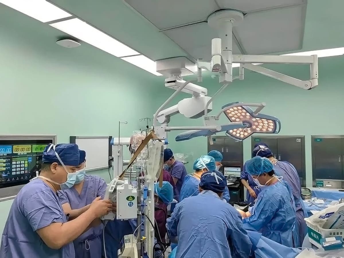 Pregnant Woman Gives Up Surgery Room to Save Stranger's Life - Image 3