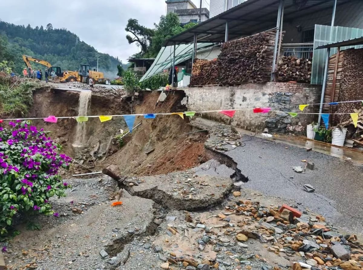 Village Chief Saved 200 Lives in China Mudslide - Image 3