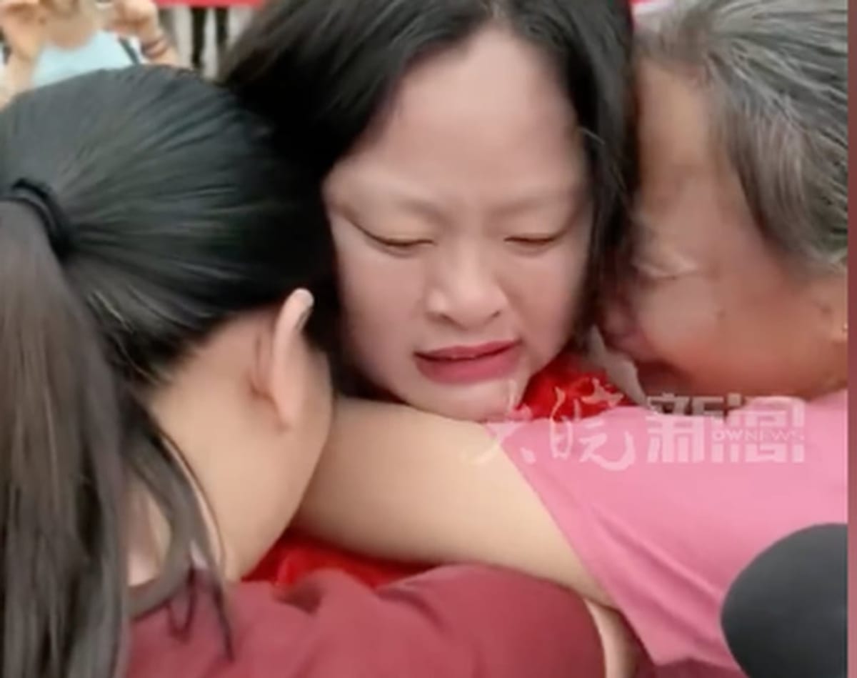 Woman Reunites With Family 22 Years After Breaking Bottle - Image 5