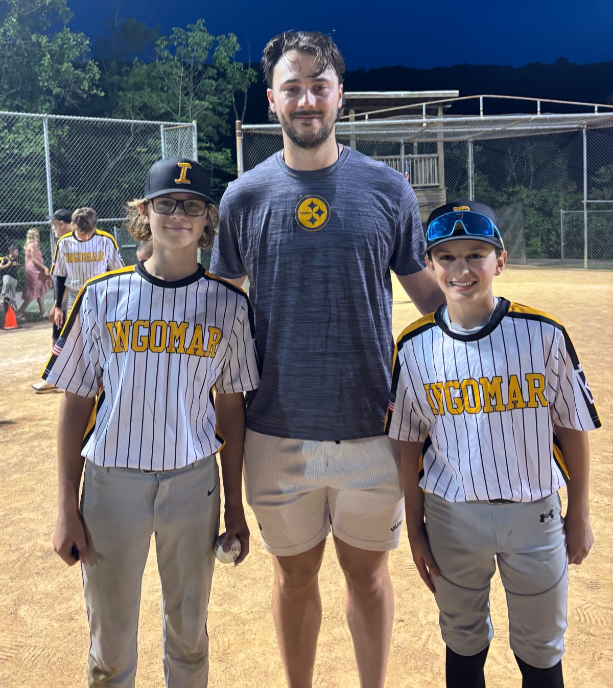 Pirates Star Paul Skenes Surprises Little League Practice - Image 3