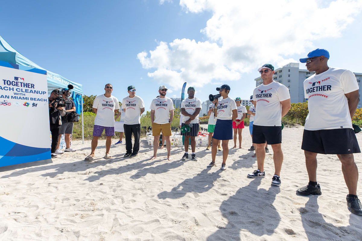 MLB Stars Help Clean Miami Beach Ahead of 2026 Classic - Image 2