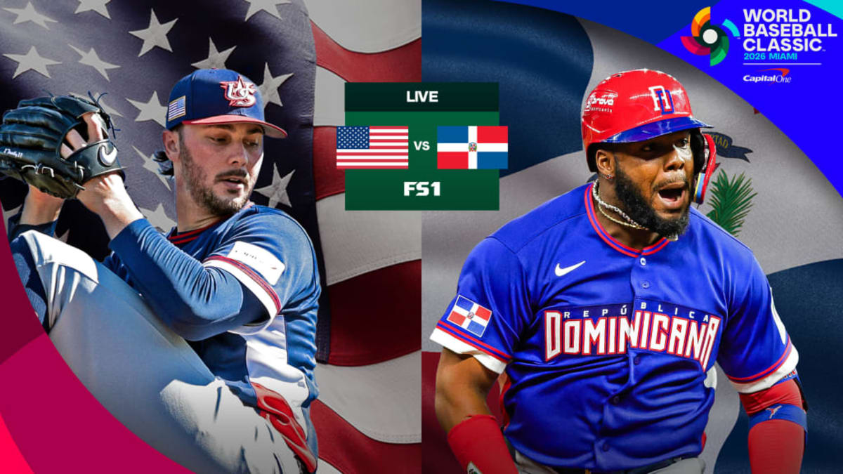 Francesco Cervelli in Italy baseball uniform managing from dugout at World Baseball Classic