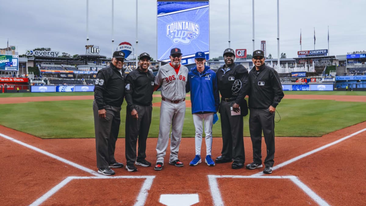 Father and Son Meet on MLB Field After 30 Years in Baseball - Image 2