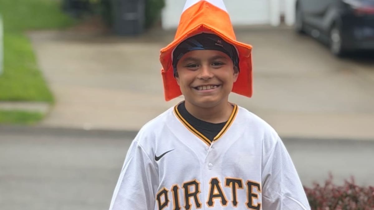 10-Year-Old Brain Tumor Survivor Gets Hero's Welcome - Image 2