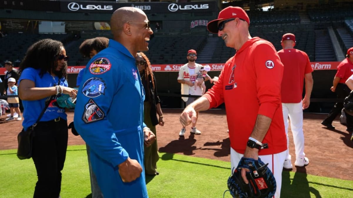 Astronaut Victor Glover Throws First Pitch at Angel Stadium - Image 3