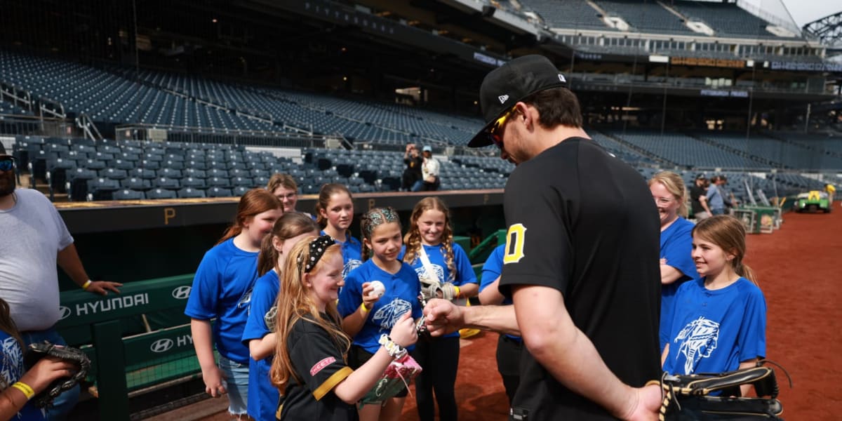 10-Year-Old Cancer Survivor Throws First Pitch for Pirates