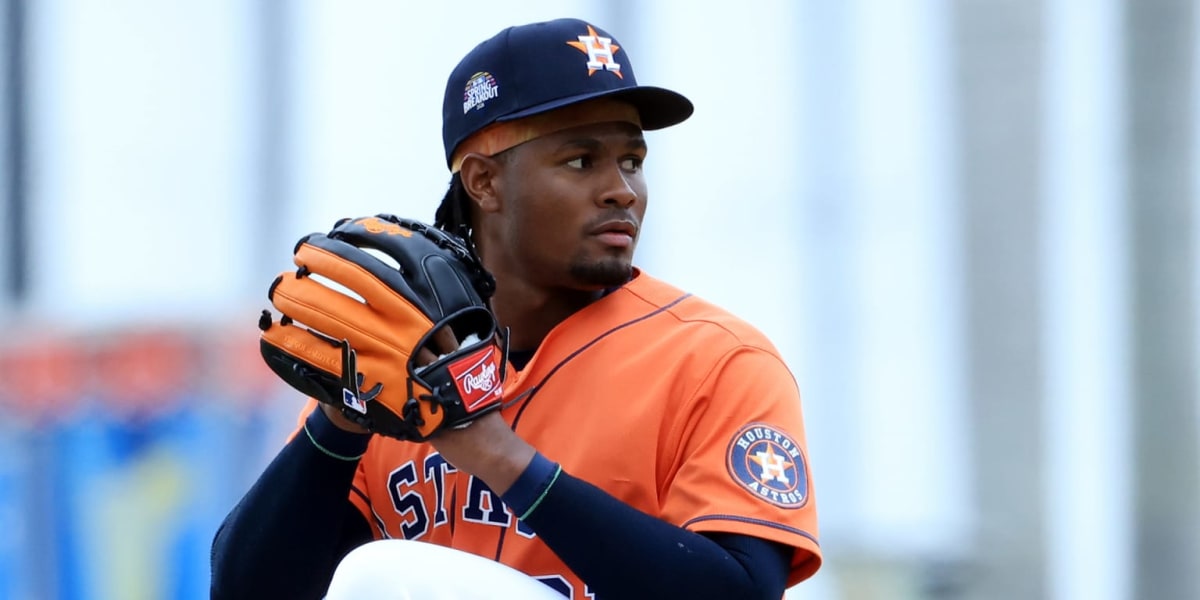 Houston Astros pitcher Alimber Santa throwing from the mound in Triple-A uniform
