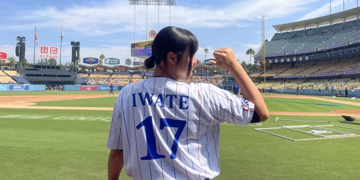Teen Throws First Pitch at Dodger Stadium in Ohtani's Jersey