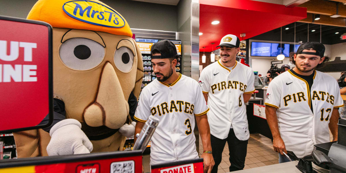 Pirates Players Surprise Sheetz Customers With Free Food & Gas
