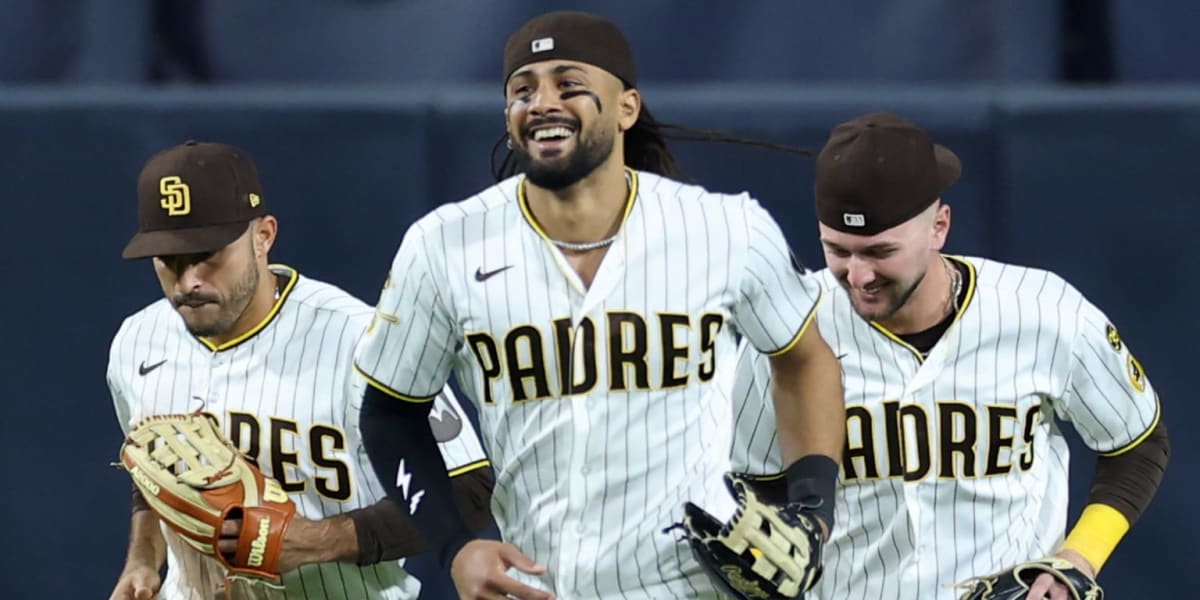Padres Win 8th Straight Behind Record-Chasing Closer