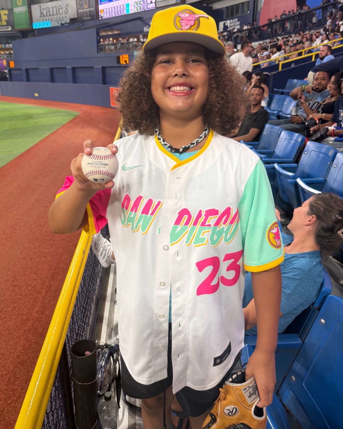 12-Year-Old Catches Home Run From His Hero Fernando Tatis Jr. - Image 2