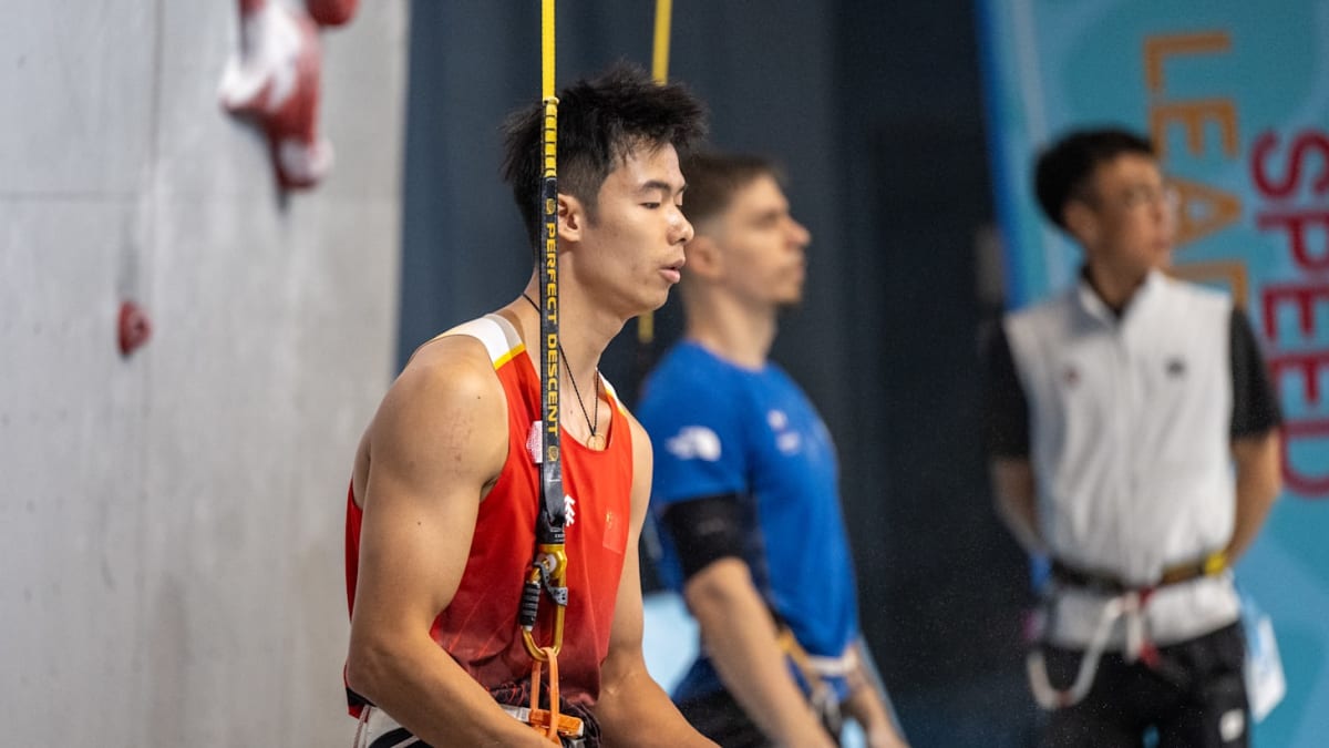 Teen Climber Zhao Yicheng Breaks Own World Record at 16