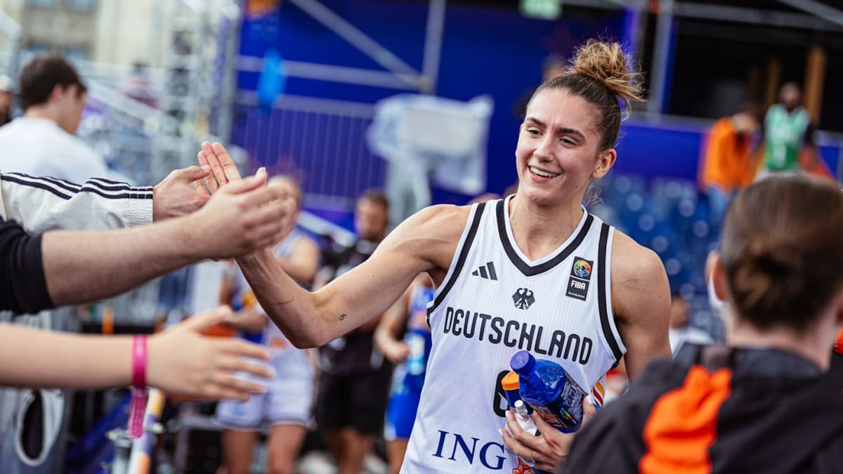 Olympic Champ Marie Reichert Returns After ACL Injury