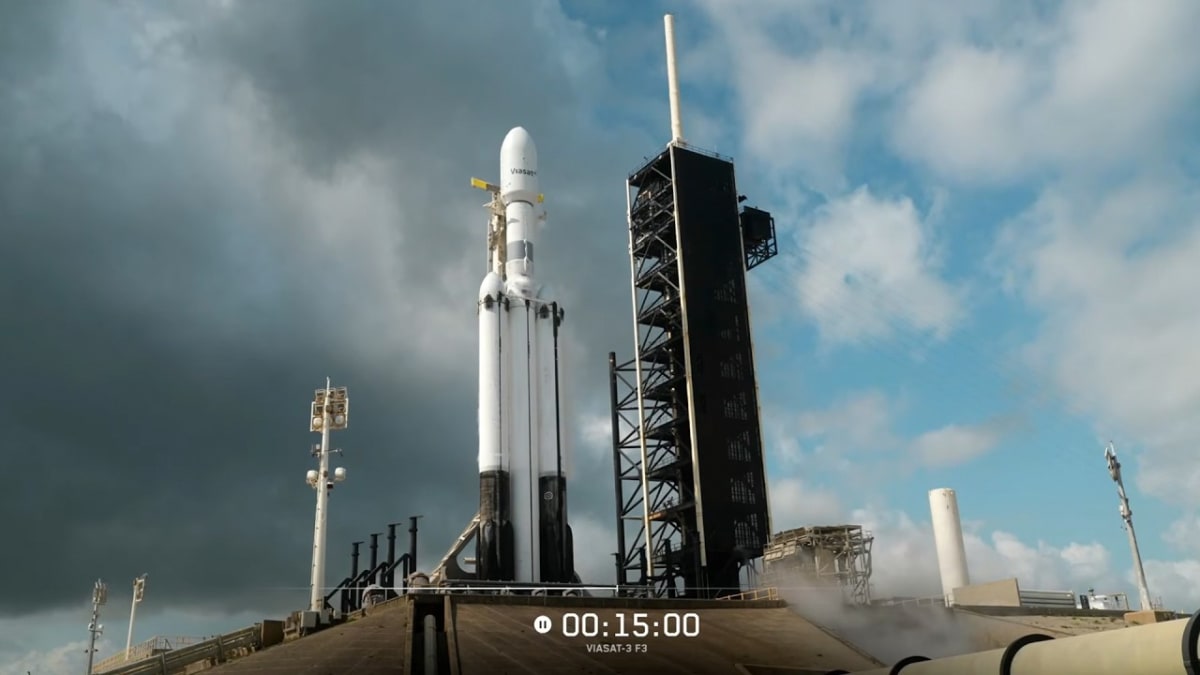 SpaceX's Falcon Heavy Returns After 18-Month Break - Image 2