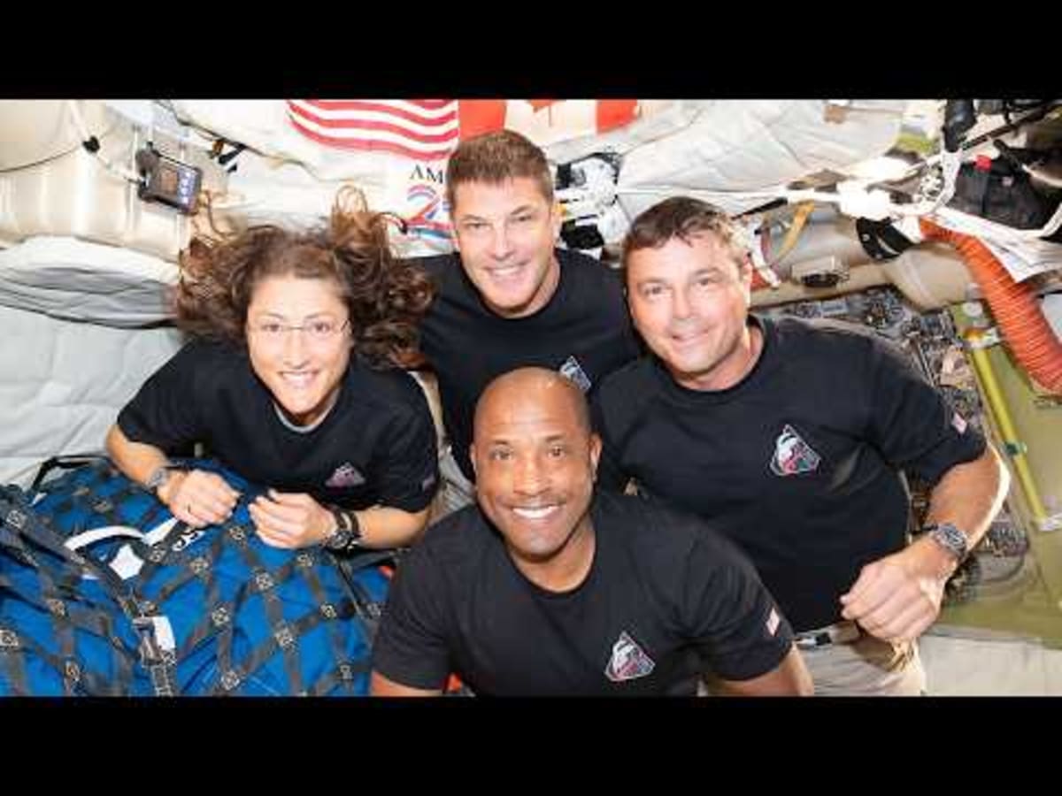 60-Year-Old Cancer Survivor Plays College Football - Image 2