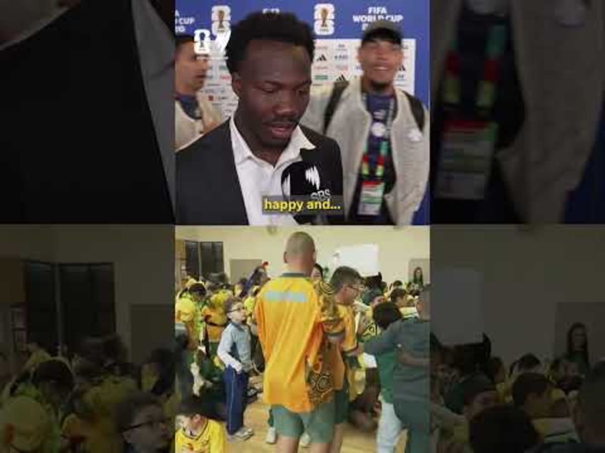 Thousands Skip Work and School for Soccer Watch Parties - Image 3