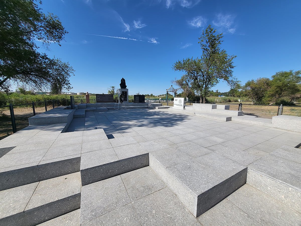** Memorial park in Kyzylorda, Kazakhstan honoring Korean independence fighter Hong Beom-do