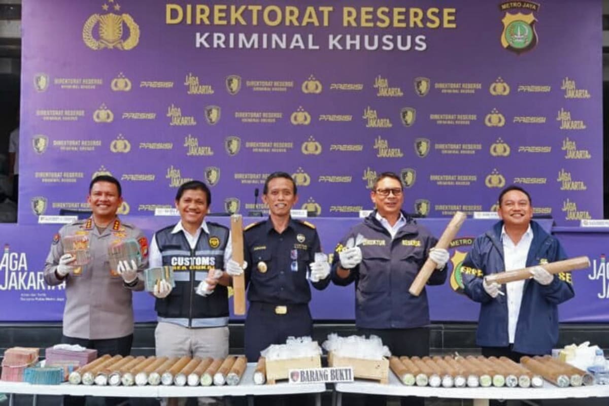Indonesia Seizes 760 Bottles of Mercury Bound for Mines - Image 5