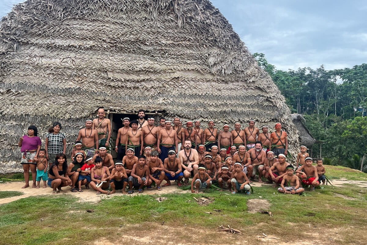Federal prosecutor Daniel Luís Dalberto meeting with Indigenous community members in Brazilian Amazon territory
