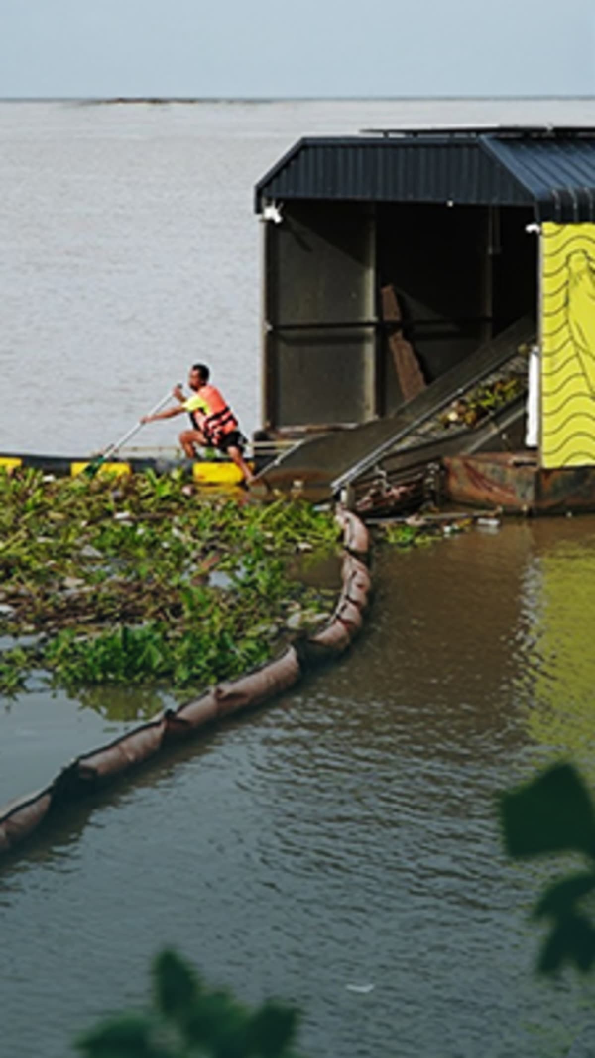 Solar Barge Catches Bangkok's Plastic Before It Hits Ocean